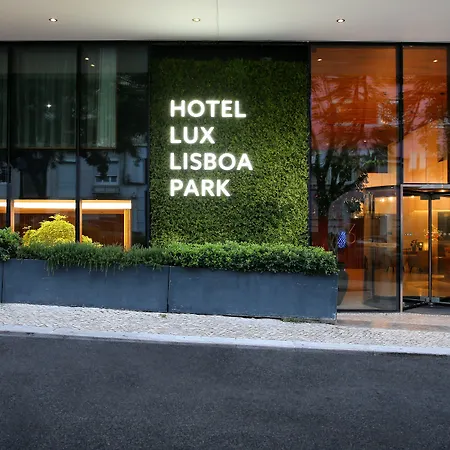 Ξενοδοχείο Lux Park 4*