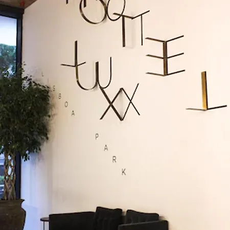 Lux Park Ξενοδοχείο 4*