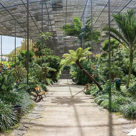 Lux Park מלון