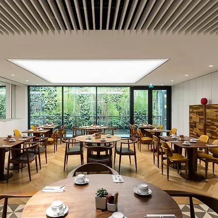 מלון Lux Park 4*
